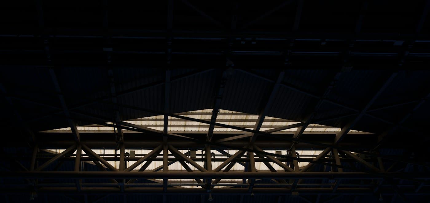 Industrial building roof steel beams and trusses